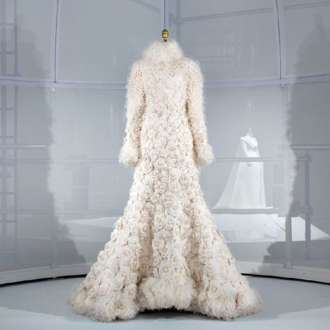 9219692_oma-designs-the-mets-manus-x-machina-fashion_t5b33a2b5